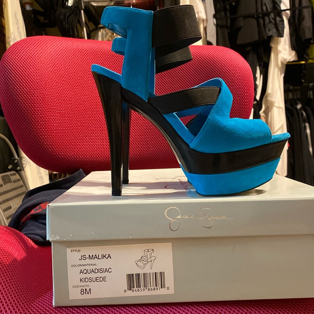 Jessica Simpson size 8 heel